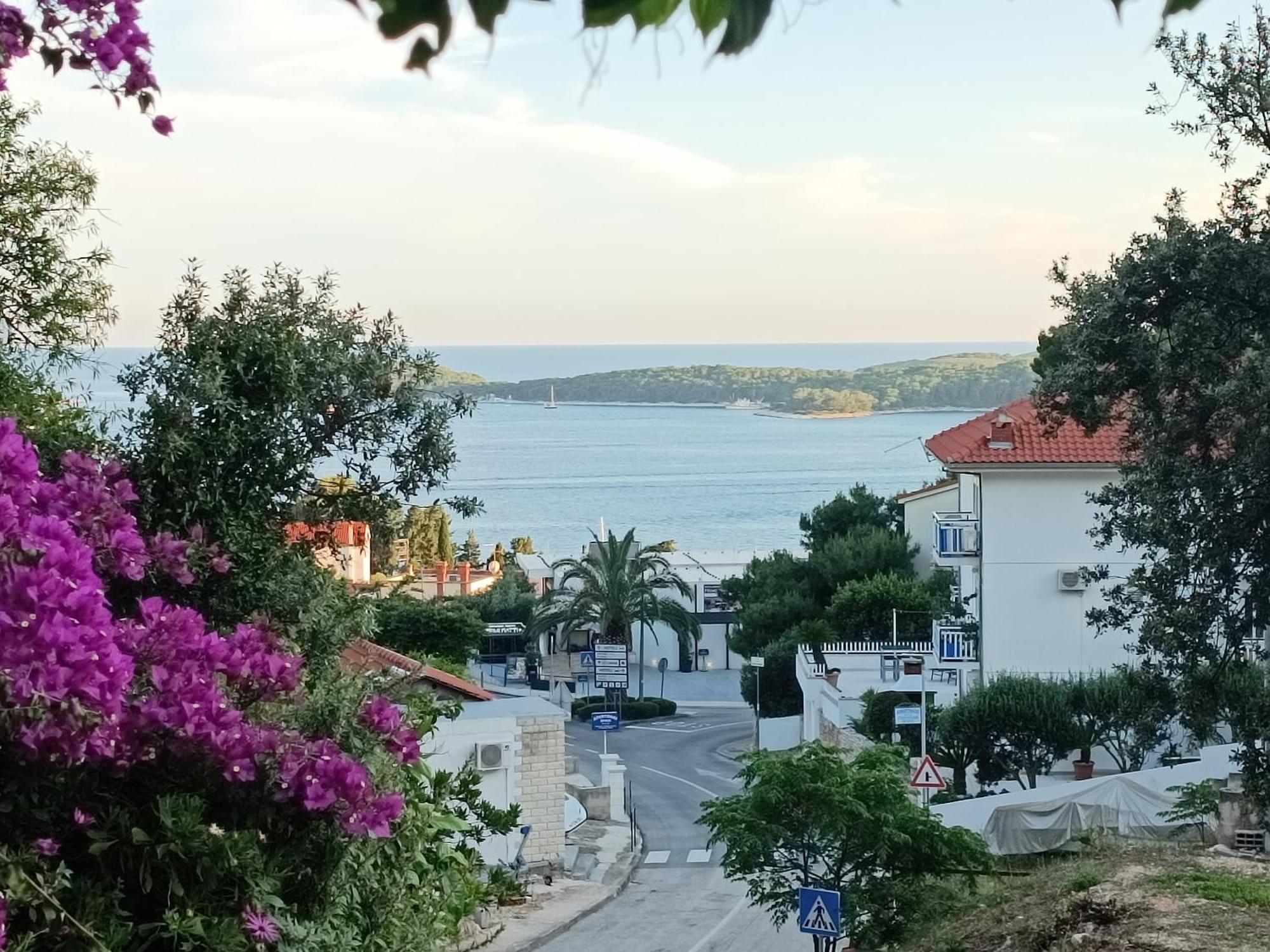 Apartments Lucic Hvar Town Exterior foto